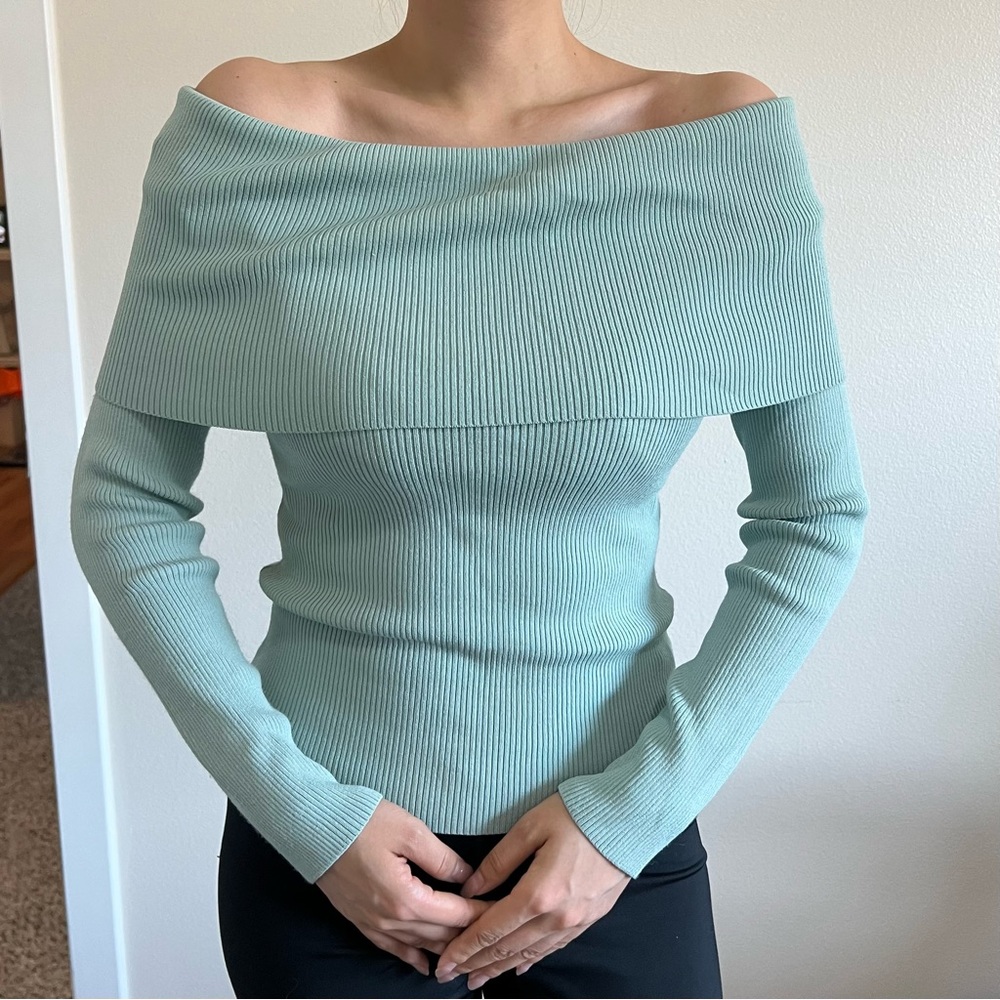 Aritzia Wilfred off the shoulder knit sweater top